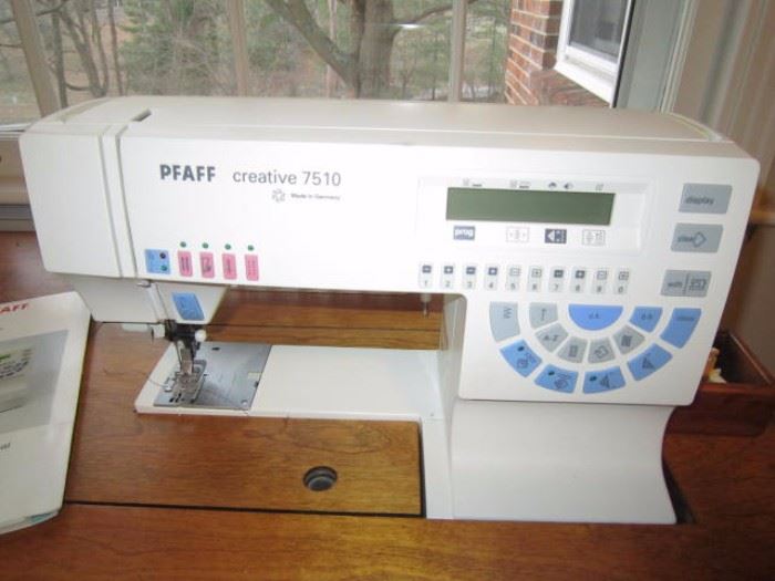 Pfaff Creative 7510 Sewing Machine