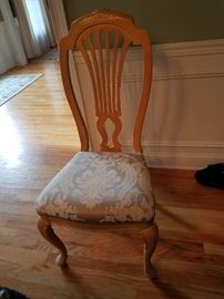 Splat-back dining room chair