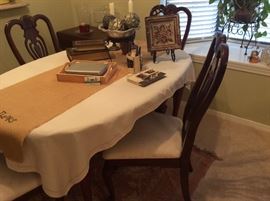 Mahogany Table & 4 matching chairs - home decor