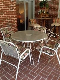 patio table with 4 chairs