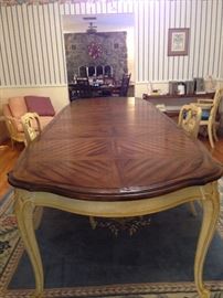 Dining Room Table expands with 3 leaves