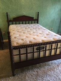 Full Size Antique Bobbin Bed