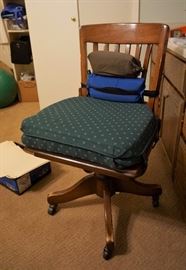 Oak rolling office chair