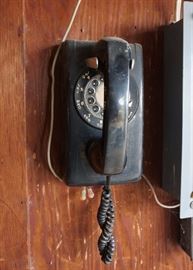 Rotary wall phone