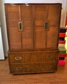 Dixie furniture gentleman's chest
