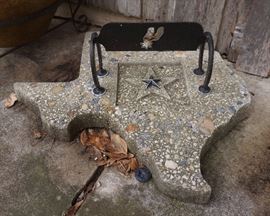 Texas and Spurs boot scrape