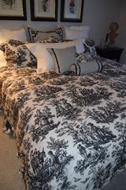 Gorgeous king size bedding set