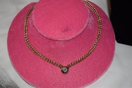 14k gold absolutely stunning necklace with diamonds
