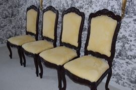 Stunning Table and Chairs. Table is "Baker." Chairs were shipped from California