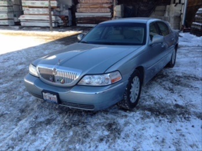 2006 LINCOLN TOWN CAR garage kept 43k miles.  Auction starts at 9 am Saturday 3/4 ends at 3 pm.  Starting bid is $7500.  Increments of $100 per bid   Cash only for Car. 