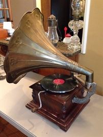 Victor Victrola "His Master's Voice" - Detail