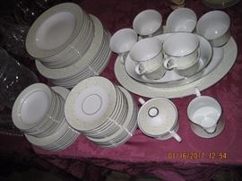 Sango Phoenicia Service for 8