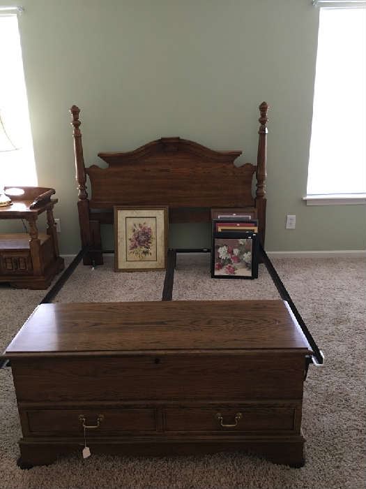 Lane Cedar Chest - Queen Bed