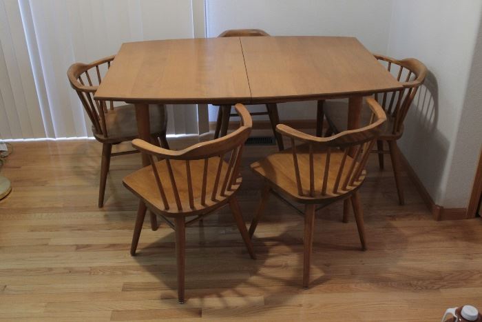 Conant Ball Dining Set, 5 Chairs, and comes with the Leaves.  This is really a great set that you won't see too often.