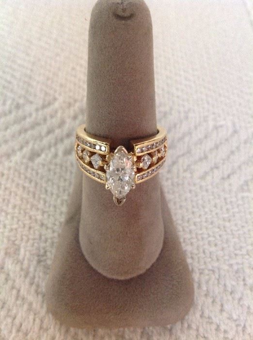1.24 CT Marquise 14k yellow gold ring w/ baguette and princess cut diamonds. Size 7