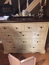 dresser... 4 large drawers