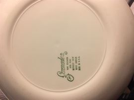 A Variety of Homer Laughlin tableware pieces including a set of everyday china