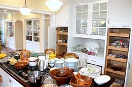 Lots of kitchenware!