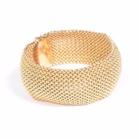 18K Yellow Gold Mesh Bracelet: An 18K yellow gold mesh bracelet.