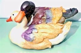 Henrend Porcelain Figure Group