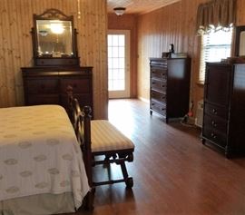 6 piece Queen Bedroom Furniture