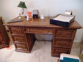 Ladies"s desk