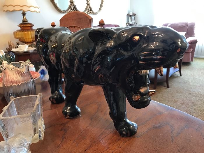 Killer large black panther statue
