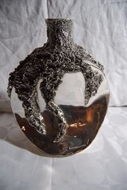 Sima Abraham initiated her career as a designer and decorator with D’Argenta since its creation in 1980. 650.00