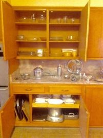 Cabinets, kitchenware 