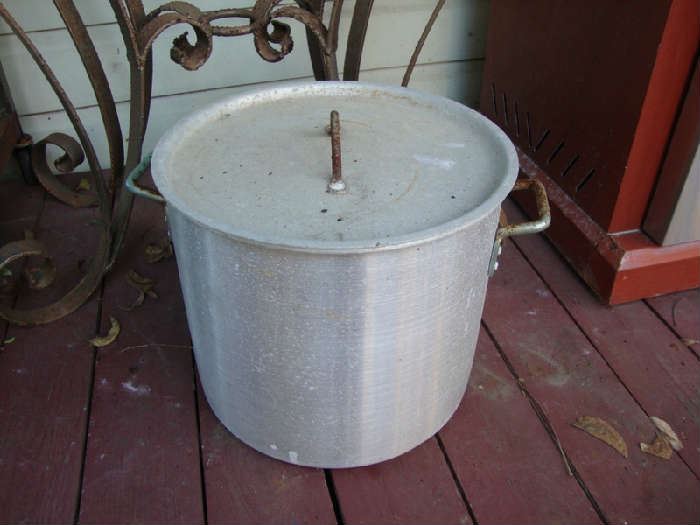 Large Pot with Strainer insider