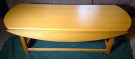 Drop leaf coffee table
