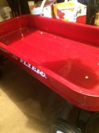 Like new Radio Flyer red wagon