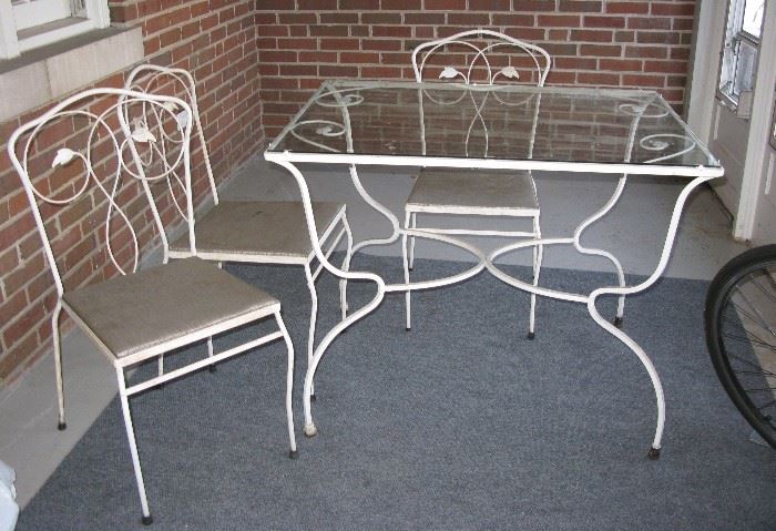 nice vintage table and chair set