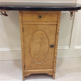 1900's Biedermeier stand with marble top 