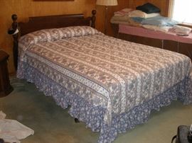 queen bed Sterns and Foster mattress and box spring