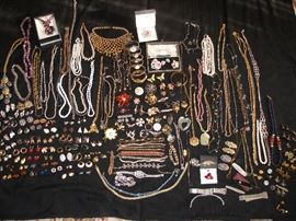 jewerly costume and fine