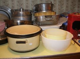 bakeware, pyrex, pot