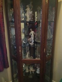 Lovely display cabinet; Giuseppe Armani  figurines and Florence figurines