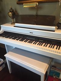 Roland KR-575 Digital Intelligent Piano
