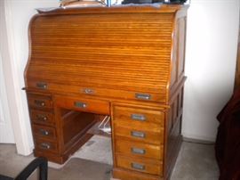 Roll top desk