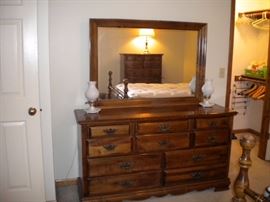 Dresser and Mirror 3 piece full four poster bedroom set very good condition