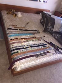 clothing accessories 