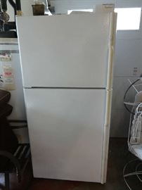 GE REFRIGERATOR