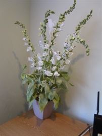 FLOWER ARRANGEMENT