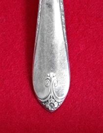 Rogers 1940 'Exquisite' Silver Plate Flatware - 2.25 per piece