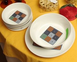 Mid Century Modern Johnson Bros. 'Snow White' 8 pieces - 33.00