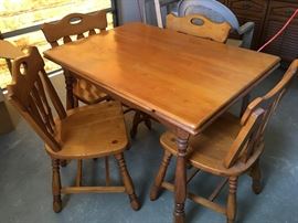 Hard Rock Maple Table w/ fourchairs
