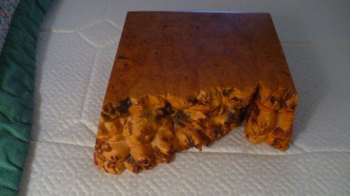 Oregan burl maple jewelry box hand crafted by Michael lkan of Organ. The wood is beautiful. One of a kind.