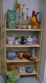 lots of pottery and rooster