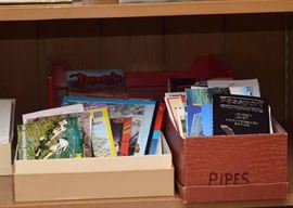 Travel Brochures & Maps